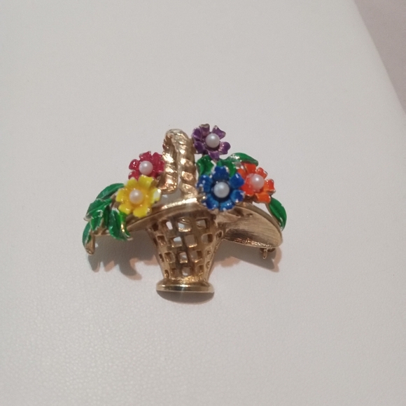 Vintage Flower Basket Brooch Signed St. Labre Gold Tone Enamel Faux Pearl - Picture 1 of 8